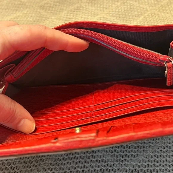 Gucci Beige and Red Monogram Wallet - Picture 13 of 14